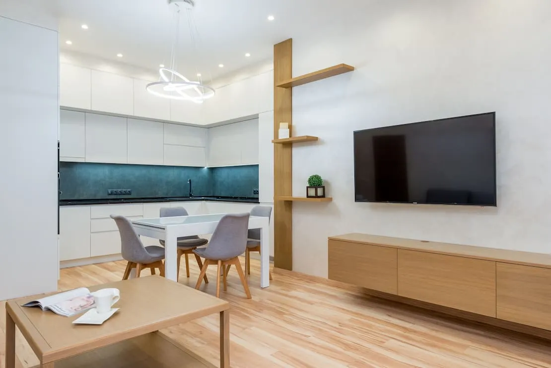 Total microcement cladding in the decoration of a small flat