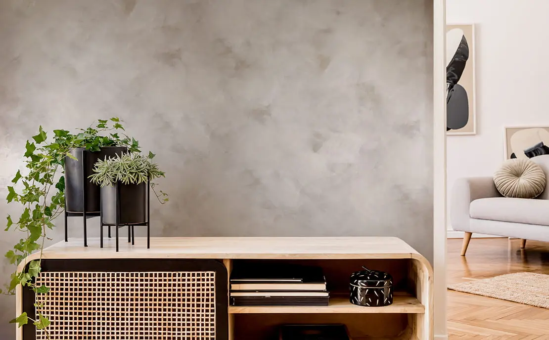 Lobby with Venetian stucco wall