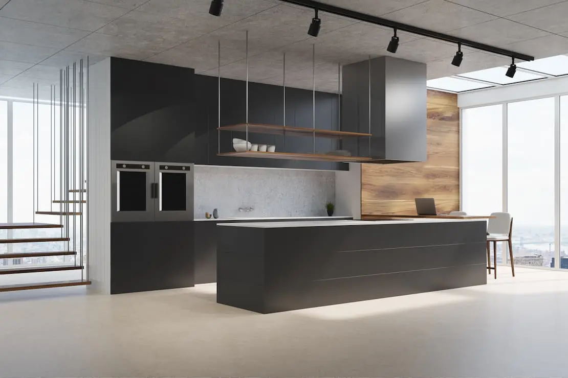 Retro-stijl keuken gerenoveerd met microcement over tegels